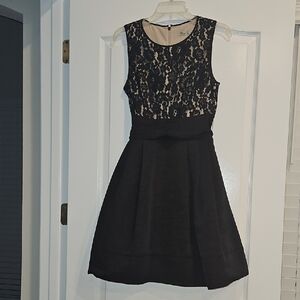 Eliza J Elegant Sleeveless Black Lace Dress. Women's Size 6